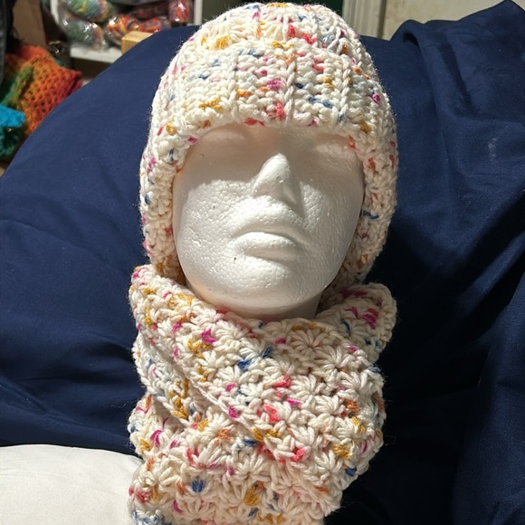 KIDS-Crochet Hat and Scarf Set - Picture 2 of 7